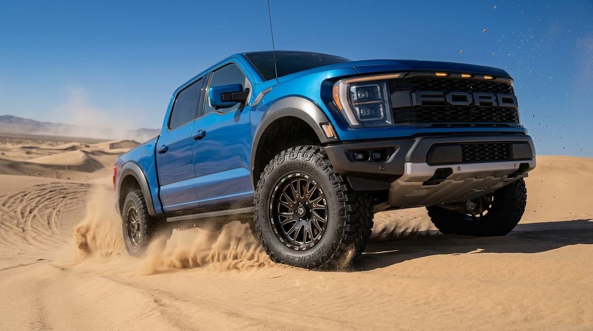 Ford Raptor with TT1 — sand action